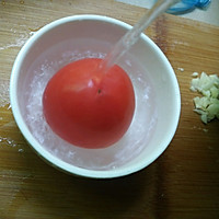 茄汁金针菇蛋花汤的做法图解3