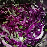 凉拌紫甘蓝的做法图解4