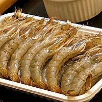 蘑菇鸡丁虾（豆油伯缸底酱油）的做法图解1