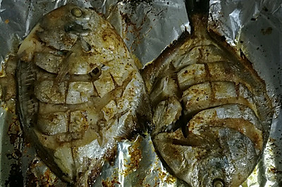 烤鱼（烤箱烤鲳鱼）