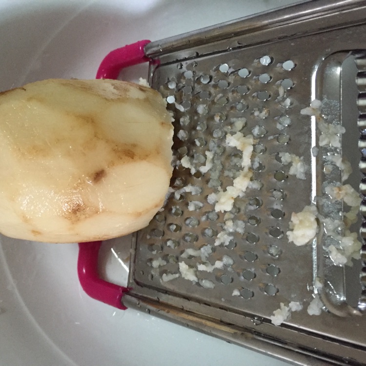 香葱鸡蛋藕汁煎饼的做法图解2