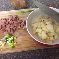 土豆粒煎香肠【美式经典早餐】Sausage Hash的做法图解1
