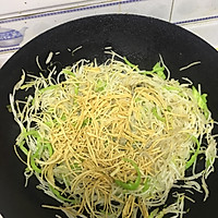 绿豆芽炒撒子的做法图解7