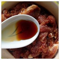 【萬字酱油】—青菜猪肉的做法图解1