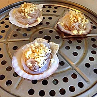 扇贝之超简易烹饪: 蒜蓉粉丝蒸扇贝的做法图解6