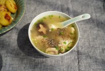 鲜美鲫鱼豆腐汤的做法
