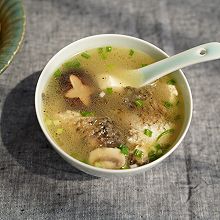 鲜美鲫鱼豆腐汤