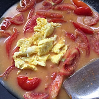 番茄鸡蛋瘦肉汤汁的做法图解3