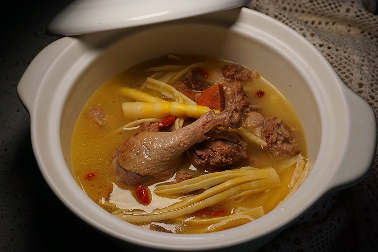 上海笋丝火腿老鸭汤 - 奶白的鲜汤是几辈人的回忆的做法
