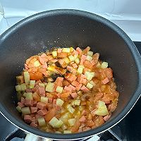 #鸡汁入家宴 感恩正当“食”#西红柿土豆火腿肠烩饭的做法图解6