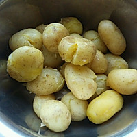 农家菜｜酱烧小土豆的做法图解2