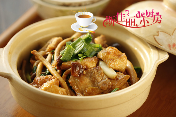茶树菇豆腐泡五花肉的做法
