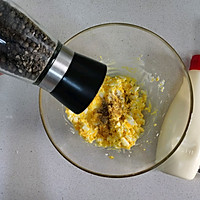 #321沙拉日#春日踏青吃什么？十分钟自制美味鸡蛋三明治的做法图解6