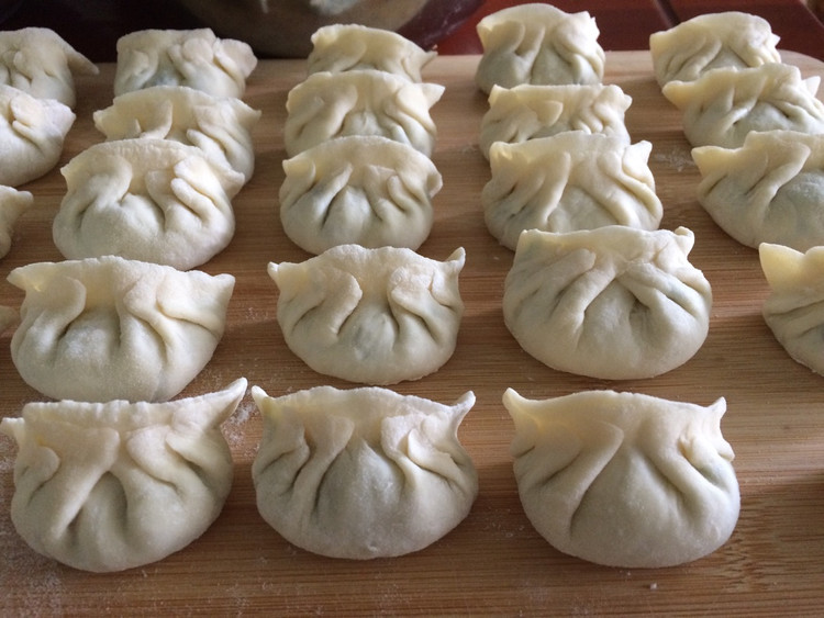 家常韭菜水饺的做法