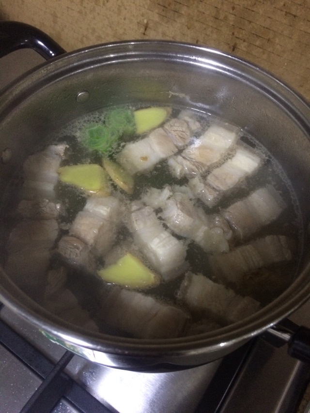 私房红烧肉的做法图解1