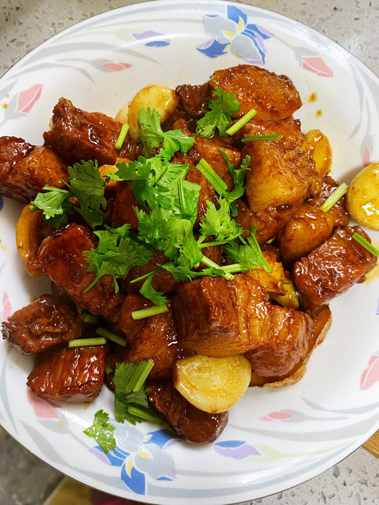 五花肉烧鲍鱼的做法