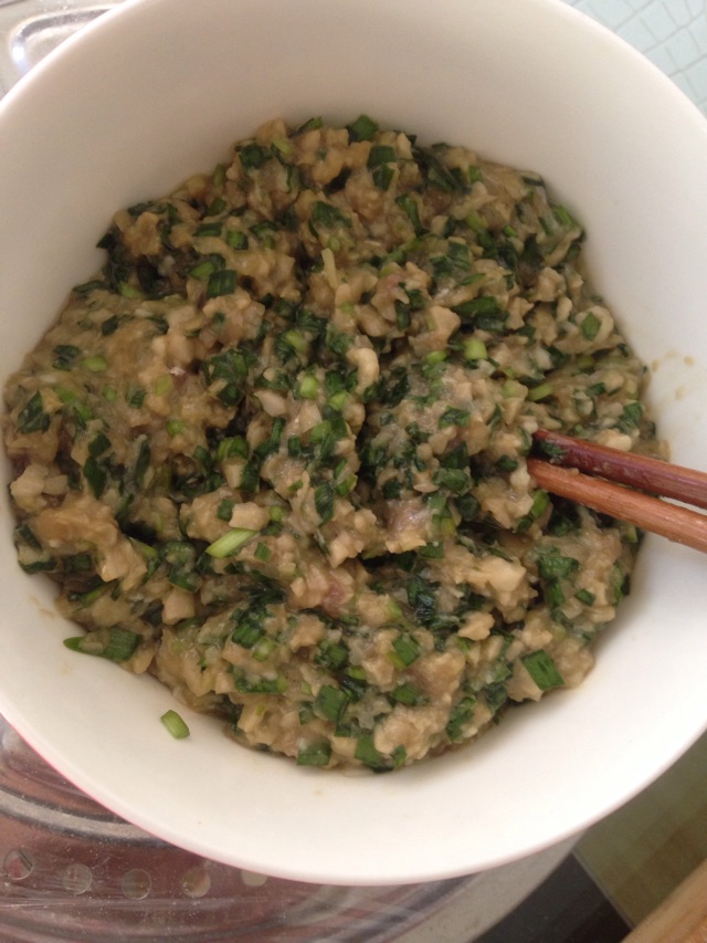莲菜韭菜馅饺子的做法图解2