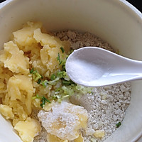 椒盐莜面小煎饼的做法图解6