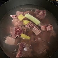 红烧牛肉面的做法图解1