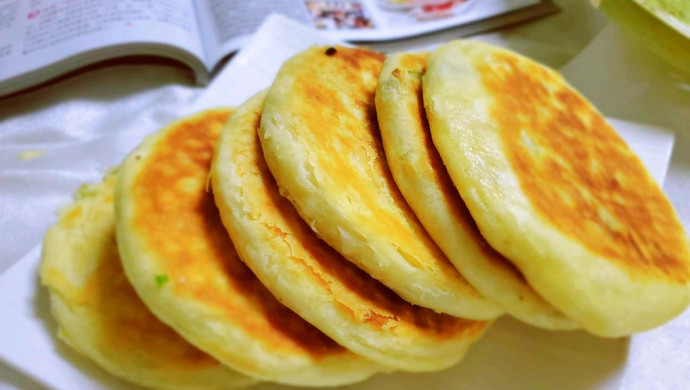 酥的掉渣的发面葱油饼