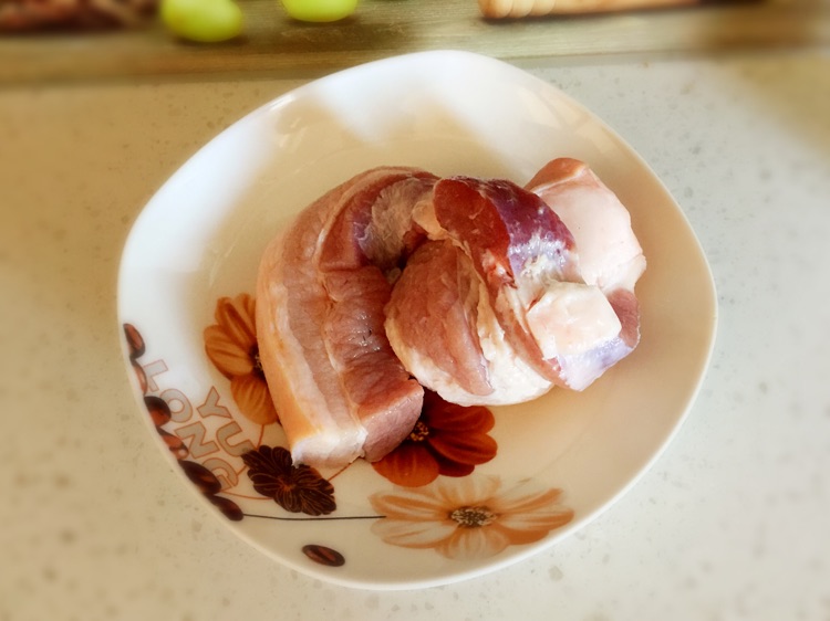 酸菜汆白肉的做法图解2