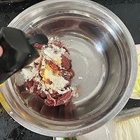 金针菇炒牛肉的做法图解2