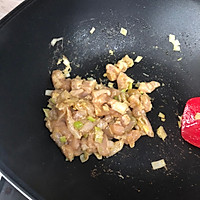 鸡胸肉炒蒜苔的做法图解5