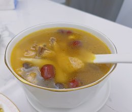 淮山茶树菇熬鸡汤的做法