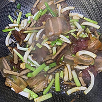 腊肉炒大蒜的做法图解9