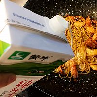 泰式罗勒鲜虾意面的做法图解8