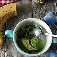 宝宝辅食之牛油果香蕉泥的做法图解2