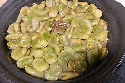 超级软糯油焖蚕豆