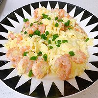 虾仁滑蛋(简单几步，加上牛奶就会嫩嫩的滑滑的还有一丢丢奶香)的做法图解7