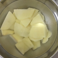 胡萝卜土豆片的做法图解1