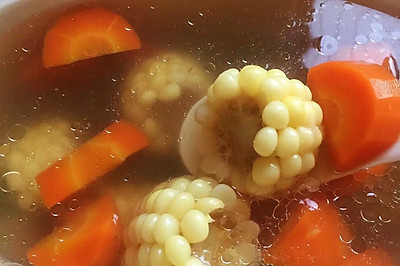 板栗胡萝卜玉米排骨汤