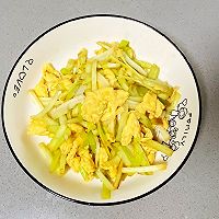 【孕妇食谱】韭黄炒鸡蛋，鸡蛋鲜嫩，简单却美味～的做法图解7