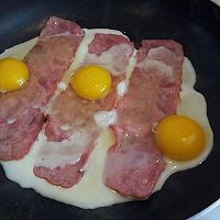 羊绵绵的早餐の培根煎蛋+黄油土司的做法图解5