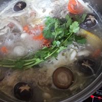 筒骨菌菇汤的做法图解15
