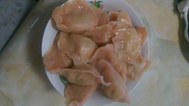 西葫芦鸡蛋虾仁水饺的做法