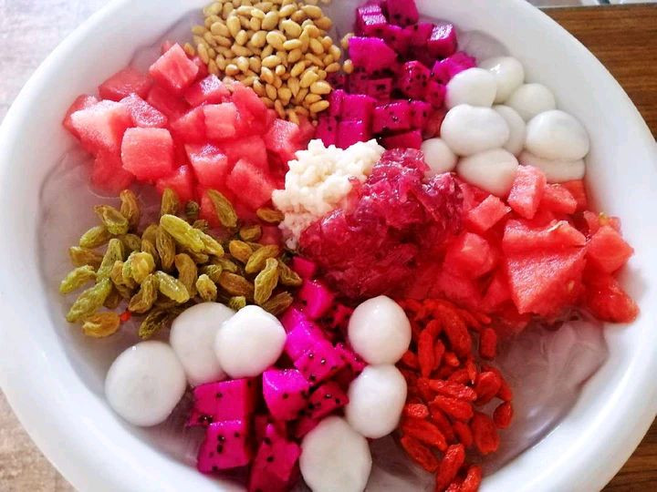 夏季解暑~自制水果冰凉粉的做法
