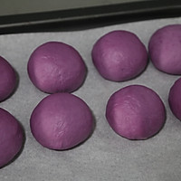 #女神野餐记#暄软香甜，一口爆浆的紫薯果酱面包的做法图解11