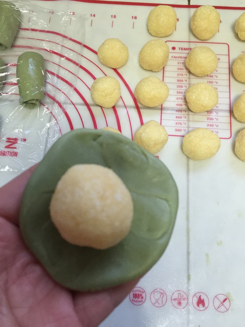 抹茶椰蓉莲花酥的做法图解12