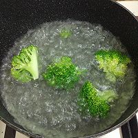 清新鸡肉虾丸的做法图解2
