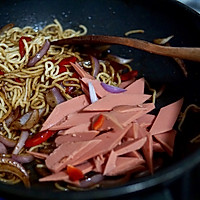 火腿炒面的做法图解8