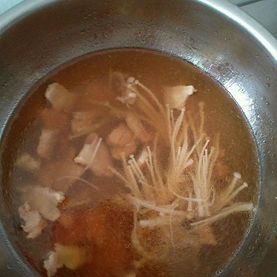 金针菇猪肉粉肠汤