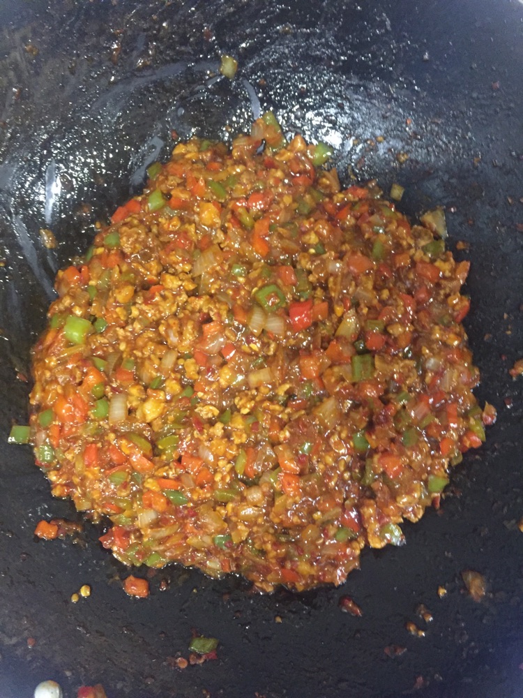 双椒肉酱拌面的做法图解7