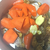 羊肚菌姬松茸炖骨头汤的做法图解7