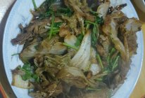 燕鲅炖白菜的做法