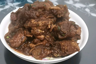 炖化了的土豆鸡块