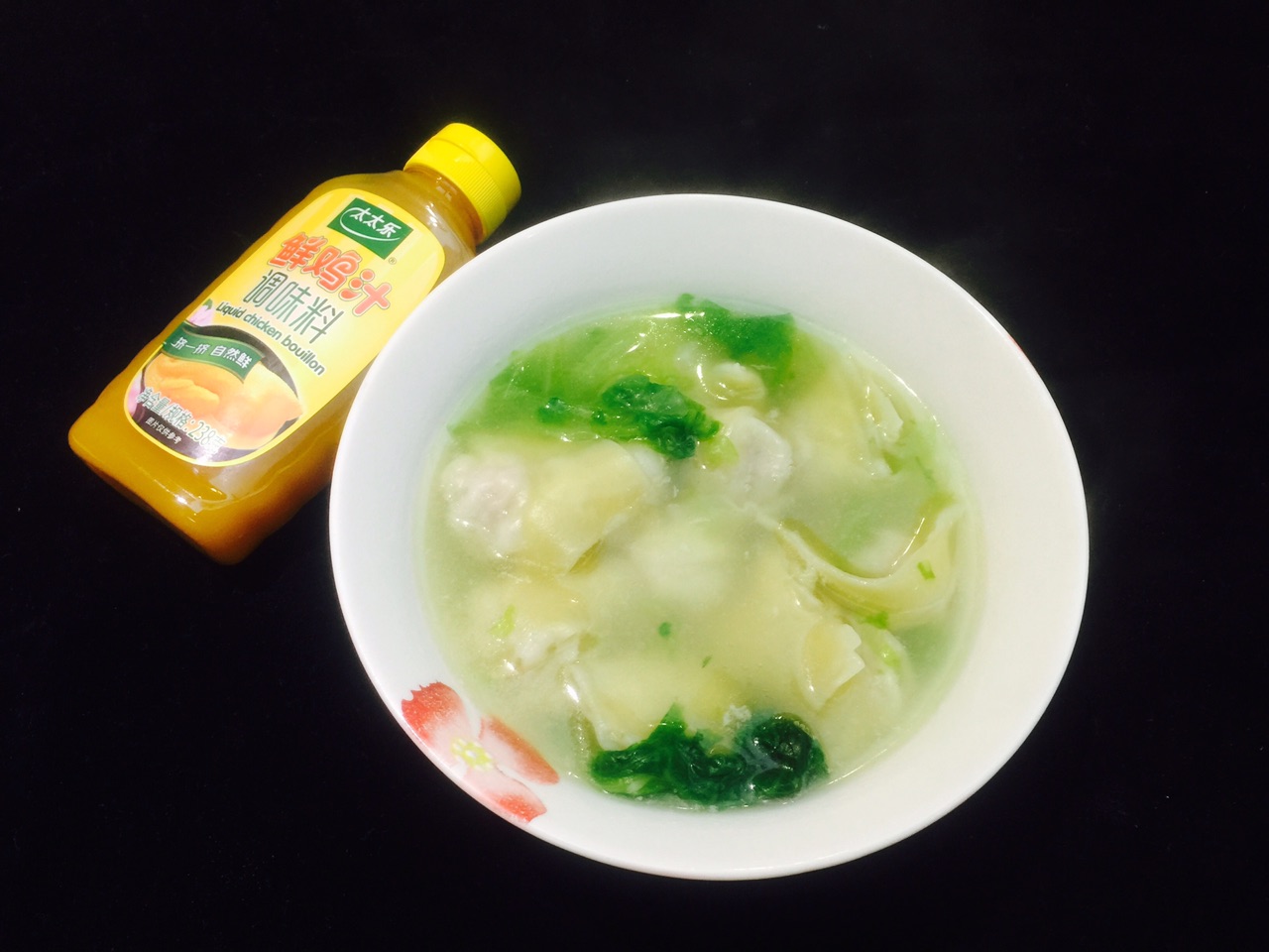 Dumplings with chicken sauce